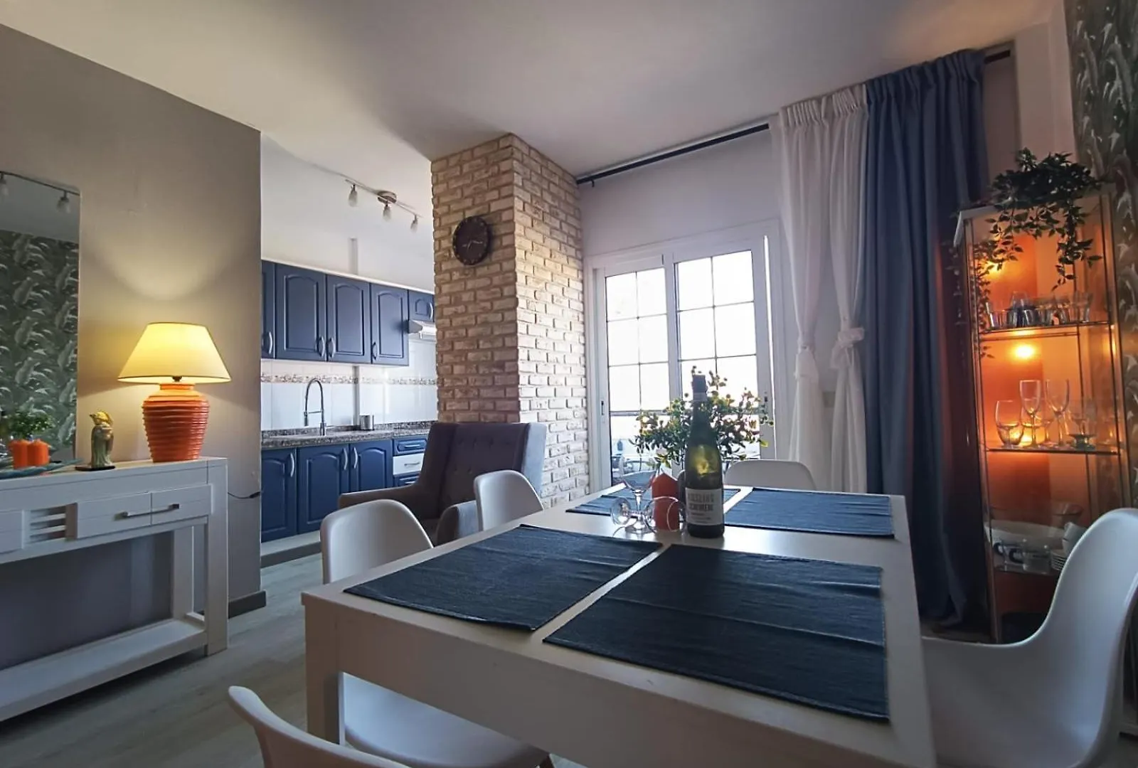 Apartment Apartamento Soleado Los Abrigos Spain